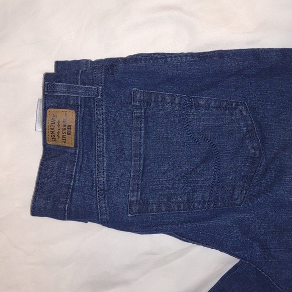 Signature by Levi Strauss Gold Totally Shaping Skinny Jeans Size 8 - Picture 2 of 9